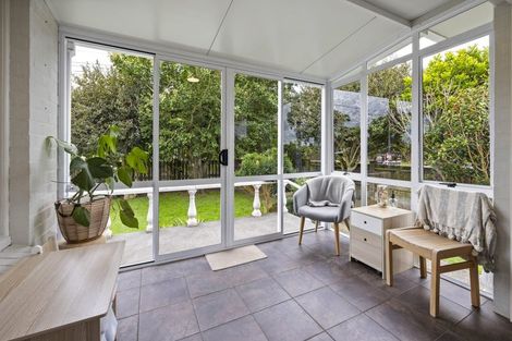 Photo of property in 2 Hood Place, Spotswood, New Plymouth, 4310