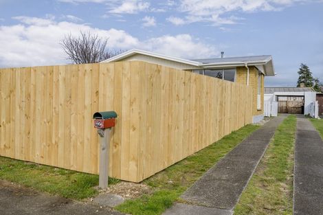 Photo of property in 42 Hinemoa Street, Levin, 5510
