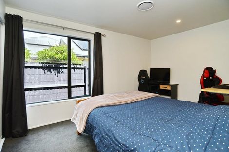 Photo of property in 33 Kohunga Crescent, Bottle Lake, Christchurch, 8083