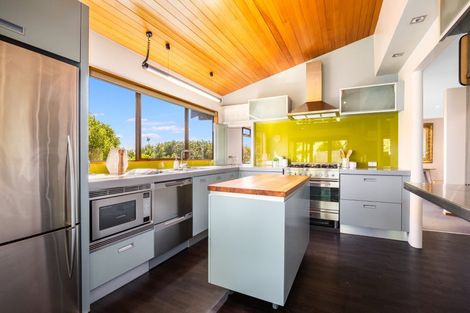 Photo of property in 14 The Crowsnest, Whitby, Porirua, 5024