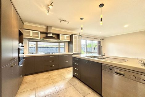Photo of property in 54 Stranraer Crescent, Wattle Downs, Auckland, 2103