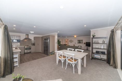 Photo of property in 66 Roberts Line, Kelvin Grove, Palmerston North, 4414