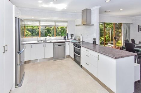 Photo of property in 9 Tulloch Place, Conifer Grove, Takanini, 2112