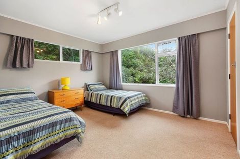 Photo of property in 3a Saint Johns Terrace, Tawa, Wellington, 5028