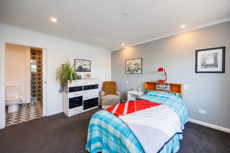 Photo of property in 2b Alton Place, Hokowhitu, Palmerston North, 4410