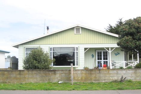 Photo of property in 6 Clifton Road, Haumoana, 4102