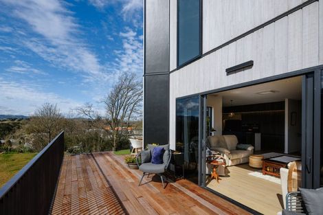 Photo of property in 31 Lakewood Lane, Cambridge, 3434