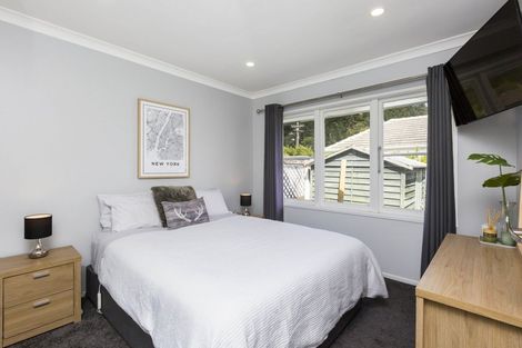 Photo of property in 2/15 Lane Street, Wallaceville, Upper Hutt, 5018