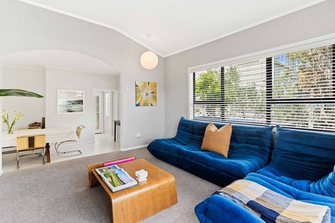 Photo of property in 21 Fraser Road, Narrow Neck, Auckland, 0624