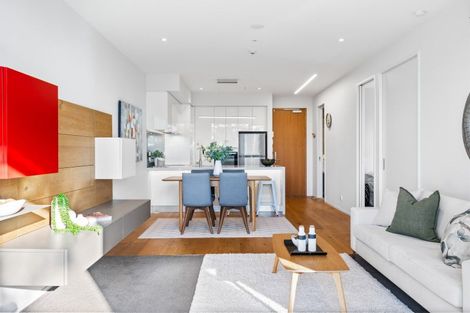 Photo of property in 6/585g Beach Road, Rothesay Bay, Auckland, 0630