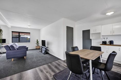 Photo of property in 35 Collins Street, Hawera, 4610