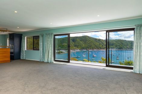 Photo of property in 324-328 Waikawa Road, Waikawa, Picton, 7220