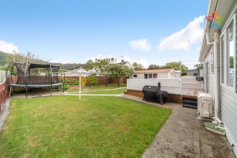 Photo of property in 11 Wheatley Street, Naenae, Lower Hutt, 5011