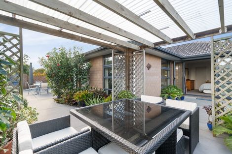 Photo of property in 33 Carrington Drive, Papamoa Beach, Papamoa, 3118