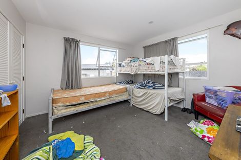 Photo of property in 12 Pesaro Place, Clover Park, Auckland, 2023