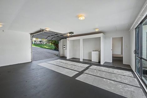 Photo of property in 30 Arlette Place, Massey, Auckland, 0614
