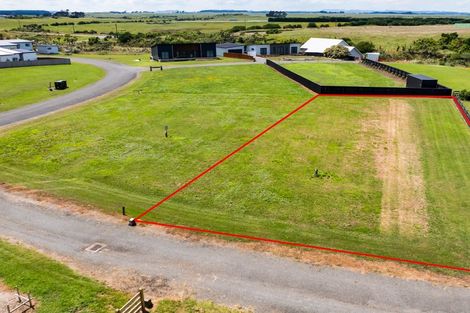 Photo of property in 3 Ironsands, Waverley, 4591