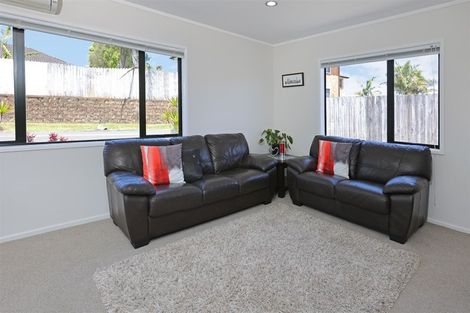 Photo of property in 14 Chesterton Terrace, Henderson, Auckland, 0612