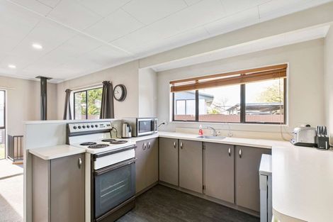 Photo of property in 5 Sequoia Place, Pukete, Hamilton, 3200