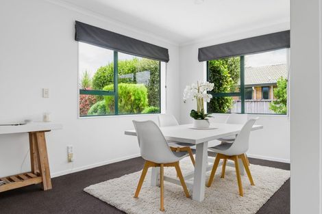 Photo of property in 19 Waiwherowhero Drive, St Andrews, Hamilton, 3200