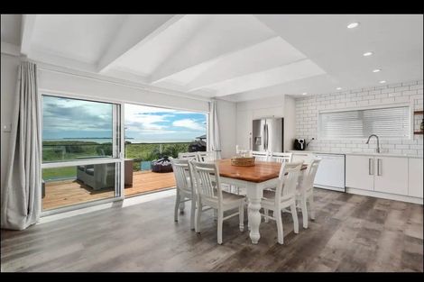 Photo of property in 996 Papamoa Beach Road, Papamoa Beach, Papamoa, 3118