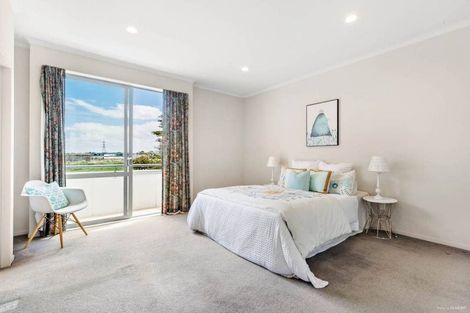 Photo of property in 14 Willow Camp Road, Takanini, 2112