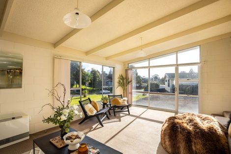 Photo of property in 108 Riversdale Drive, Merrilands, New Plymouth, 4312