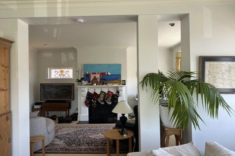 Photo of property in 6 Hawker Street, Mount Victoria, Wellington, 6011