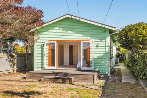 Photo of property in 16 Tonks Street, North New Brighton, Christchurch, 8083