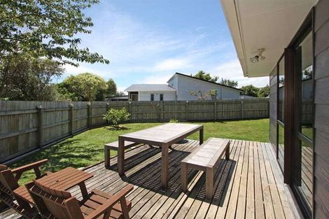 Photo of property in 17 Konini Grove, Raumati Beach, Paraparaumu, 5032