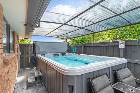 Photo of property in 6 Stonebridge Park Drive, Holdens Bay, Rotorua, 3010