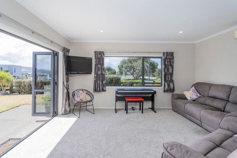 Photo of property in 6 Roseberry Place, Whitianga, 3510