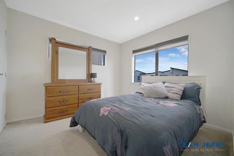 Photo of property in 69 Whare Kauri Road, Papakura, 2110