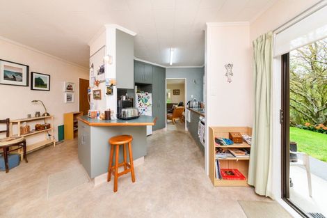 Photo of property in 16 Clifton Terrace, Fitzherbert, Palmerston North, 4410
