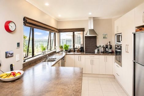 Photo of property in 4 Dryden Court, Kelvin Grove, Palmerston North, 4414