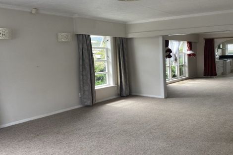 Photo of property in 160 Wainuiomata Road, Wainuiomata, Lower Hutt, 5014