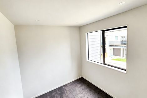 Photo of property in 8 Korokio Lane, Henderson, Auckland, 0612