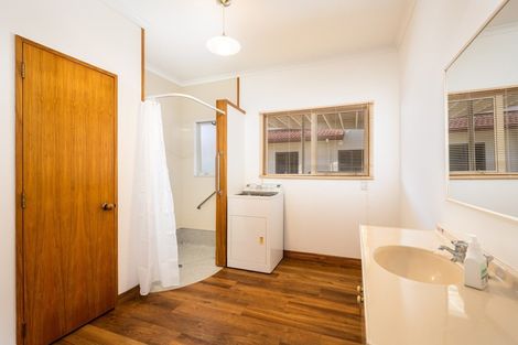 Photo of property in 50 Whiteley Street, Moturoa, New Plymouth, 4310