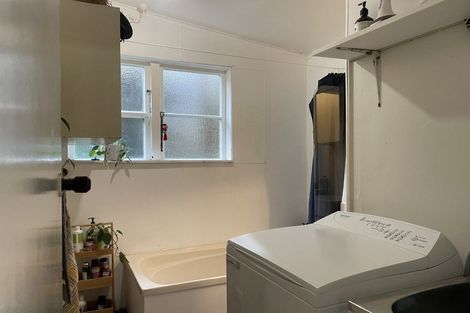 Photo of property in 42 Pokohiwi Road, Normandale, Lower Hutt, 5010