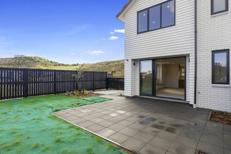 Photo of property in 30 Turtleback Avenue, Whitby, 5024