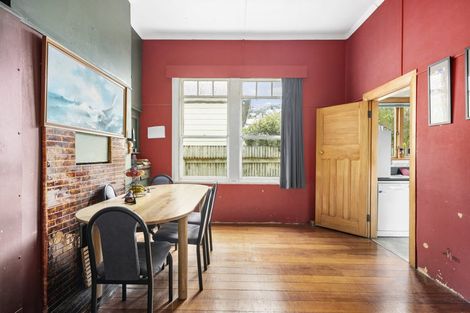 Photo of property in 12 Wha Street, Lyall Bay, Wellington, 6022