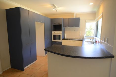 Photo of property in 6 Adair Place, Weymouth, Auckland, 2103