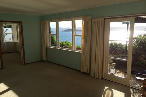 Photo of property in 2a Rangiuru Road, Mahina Bay, Lower Hutt, 5013