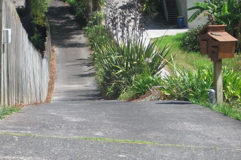 Photo of property in 2/22 Ludlow Terrace, Totara Vale, Auckland, 0627