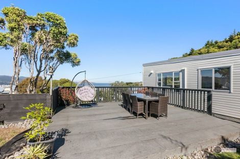 Photo of property in 73 Miromiro Road, Normandale, Lower Hutt, 5010