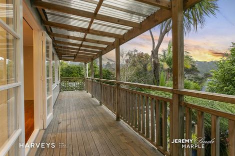 Photo of property in 12 Highland Avenue, Titirangi, Auckland, 0604