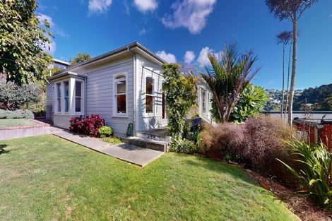 Photo of property in 23 Maarama Crescent, Aro Valley, Wellington, 6021
