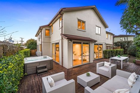 Photo of property in 8 Stratford Avenue, Milford, Auckland, 0620