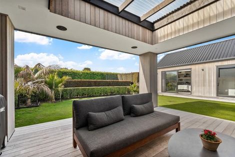 Photo of property in 15 Wrybill Way, Point Wells, 0986
