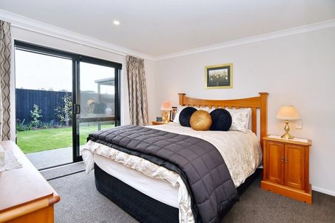 Photo of property in 6 Pembrook Close, Rangiora, 7400